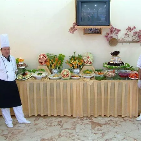 Otel Sayanora 4*